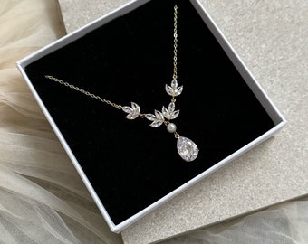 Gold cz necklace • gold bridal necklace  • pearl necklave • bridal jewellery • wedding jewellery UK