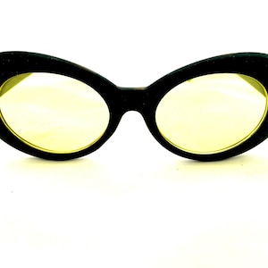 Vintage Kurt Cobain Style Wavy Sunglasses, 90&#39;s Retro Black Oversized Festival Glasses