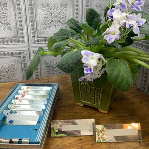 Vintage glazen spiegel plaatskaarten met handgeschilderde bloemen shabby chic