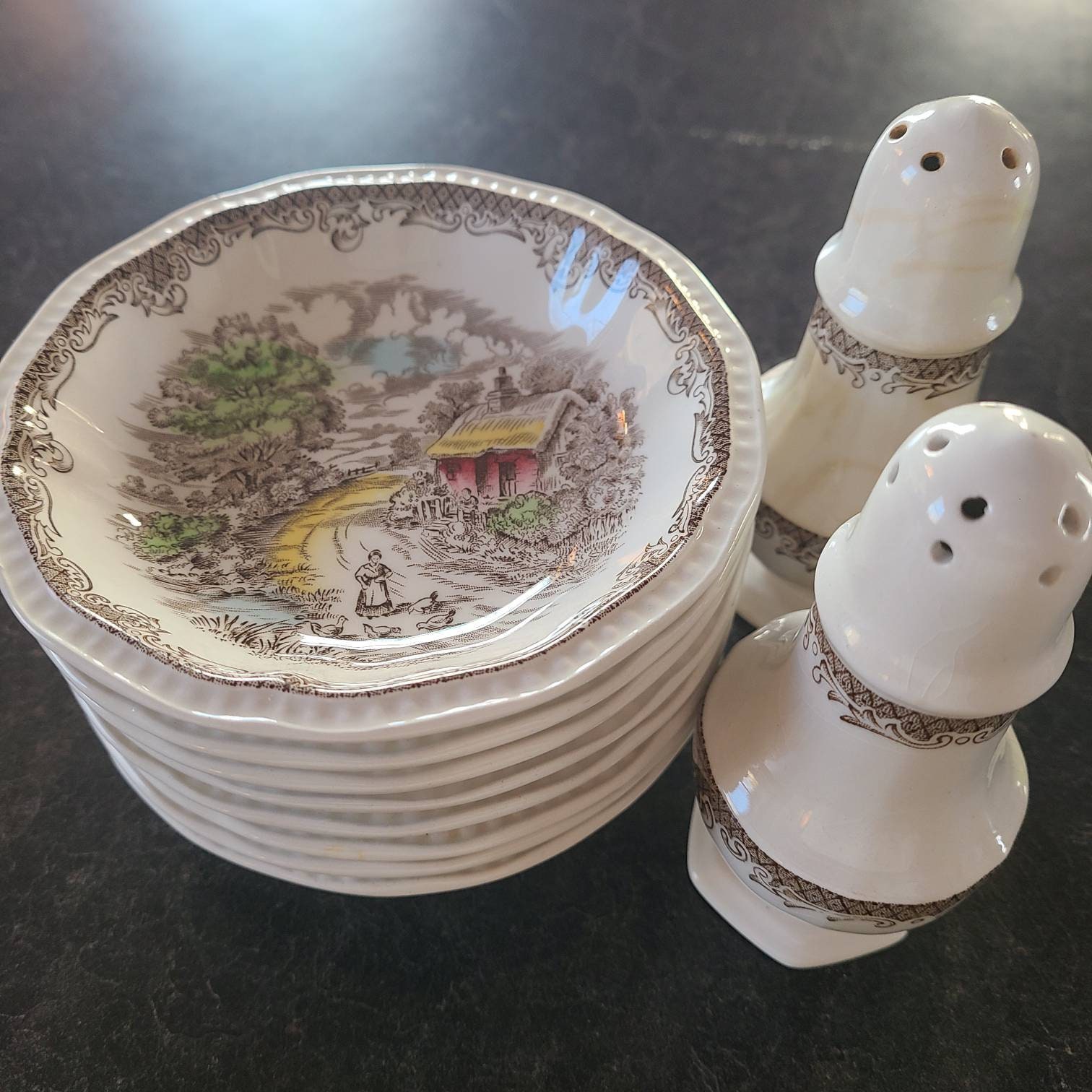 Salt & pepper servies best sale