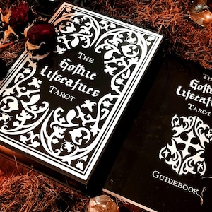 Jeu de tarots littéraire gothique en édition limitée | 78 cartes dorées avec guide | Parfait pour les collectionneurs et les amateurs de tarot