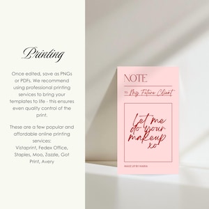 Może przedstawiać: R&oacute;żowa notatka z tekstem "NOTE TO: My Future Client" i "Let me do your makeup xo" w czerwonym skrypcie. Karta zawiera r&oacute;wnież "MAKE UP BY MARIA" na dole.