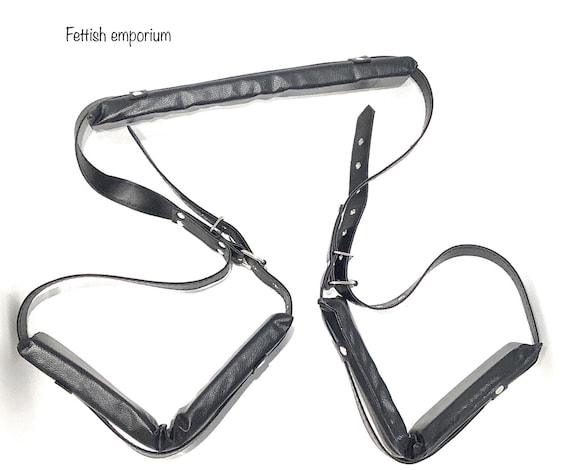 Jouets Sexuels Pour Adultes Kit De Couple Bondage Harnais De Retenue Des  Jambes Ouvertes Combinaison De Sexe Ceinture Position Sexuelle Bondage Du  16,34 €