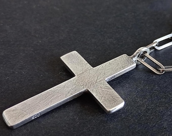 Sterling Silber Kreuz, 5,2 cm hoch x 2,8 cm breit x 2 mm dick, rustikales Kreuz, oxidierte handgemachte Halskette