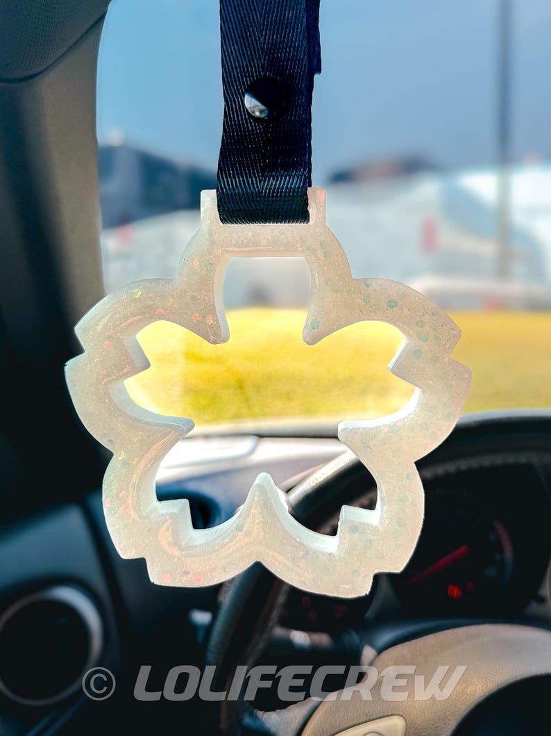 Opal Sakura Tsurikawa White Opal