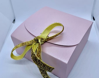 Gift Box SVG for Wedding Favours or Small Gifts - Instant Download, Digital Cutting File, Digital Download, DIY Gift Box, Gift Packaging