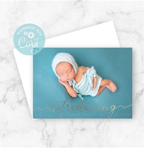 Babyschrift in Faux-Foil Gold auf vollflächiger Fotoanzeige vorzustellen