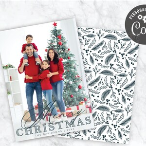 Script di Buon Natale e testo serif su download personalizzabile della cartolina di Natale con foto al vivo