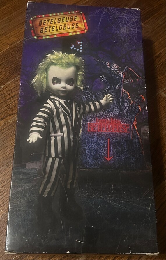ファッションシーンで話題のこれから流行るブランド12選 Beetlejuice Etsy - Unopened Doll Dead Living Collectible Mezco SF・ファンタジー・ホラー