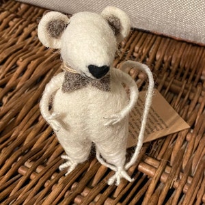 De Kulture Mouse Felt Ornament ~ Made In India ~ Showpiece
