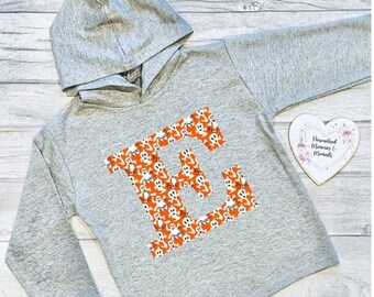 Sweat-shirt personnalisé avec nom d’Halloween | Pull de nom personnalisé pour enfants | Cadeau d’Halloween personnalisé | Impression à capuche d’Halloween | Haut citrouille pour tout-petit