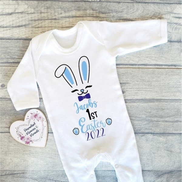 Premiers vêtements de Pâques personnalisés pour bébé | T-shirt souvenir Gilet de croissance pour bébé | Premier cadeau de Pâques | T-shirt haut de Pâques | 1er bavoir de Pâques de bébé