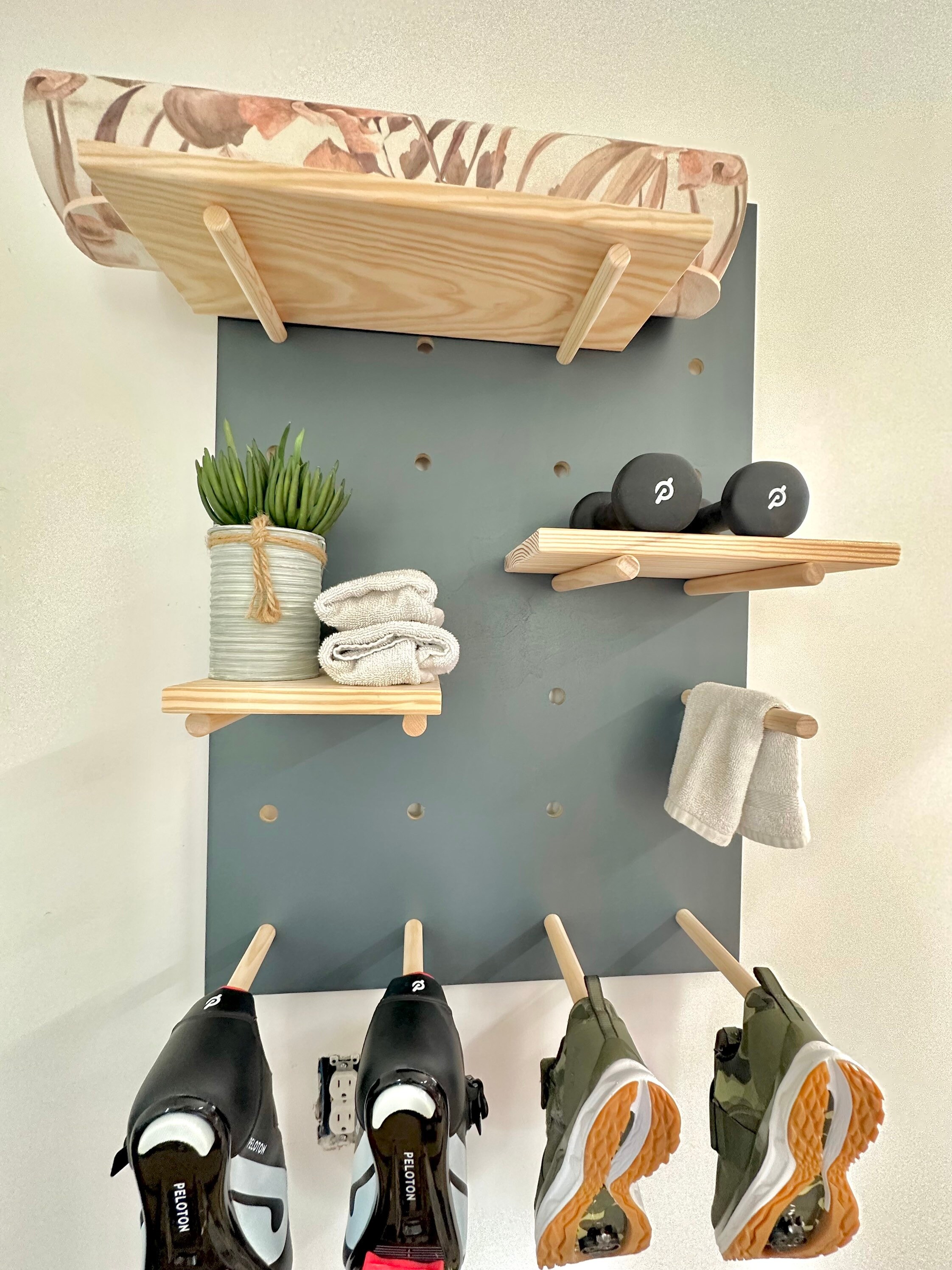 Peloton shelf online