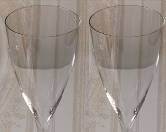 Set of 2 Baccarat crystal white wine glasses, Dom Perignon model, very good condition