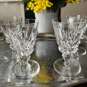 Lot de 4 verres à vin blanc Cristal Saint-Louis modèle Guernesey signés très bon état