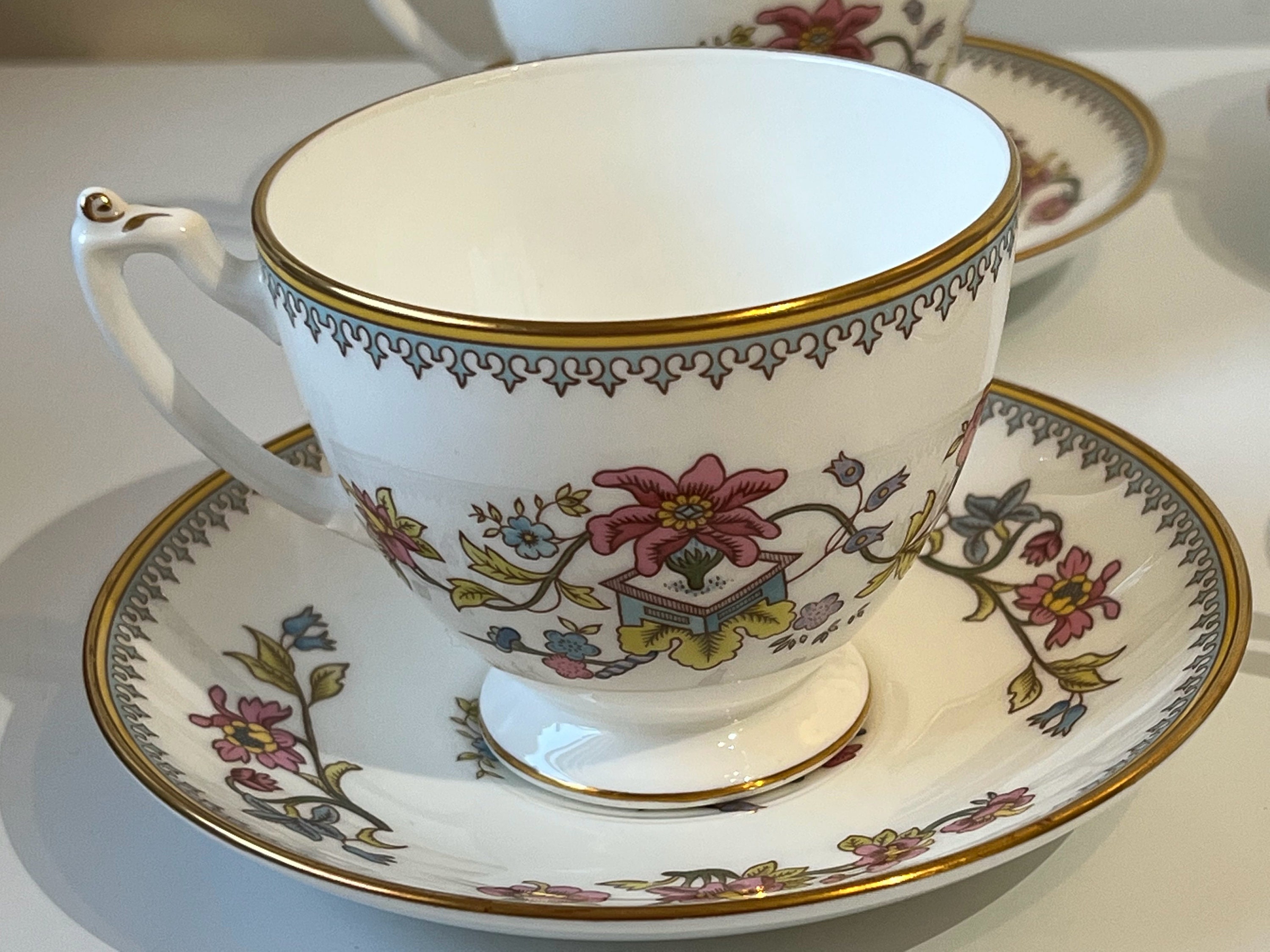 Lot de 6 Tasses à Thé et Sous-Tasses Porcelaine Anglaise Coalport + 3 Assiettes Dessert