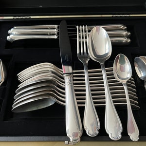 24-delat Christofle/Alfenide Pompadour-mönster silverpläterat metallset i mycket gott skick med etui