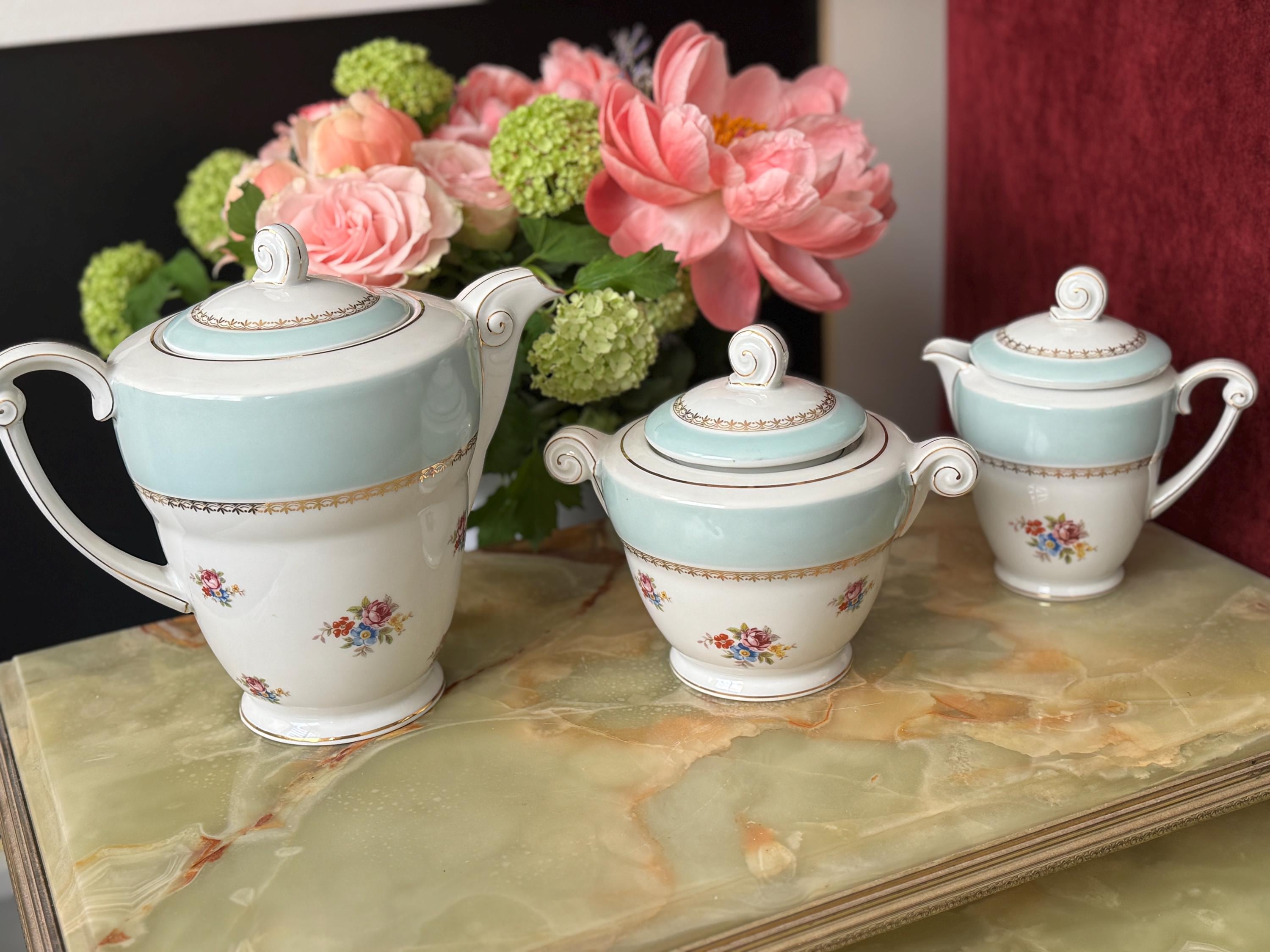 Service 9 Tasses Et Soucoupes Limoges Jean Boyer - Porcelaine Blanche Liséré Or - Occasion