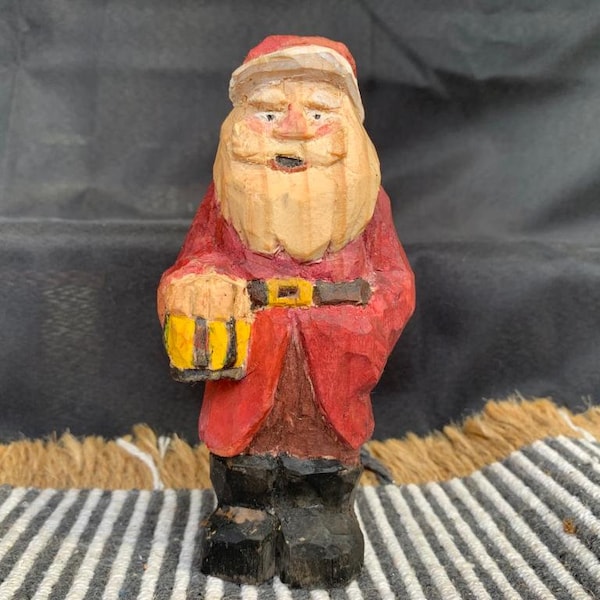 Père Noël sculpté en bois