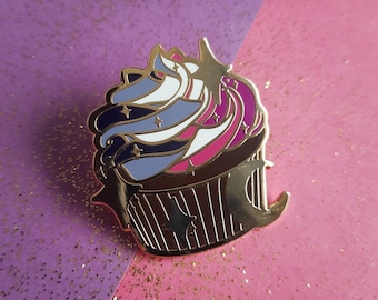 Asexual cupcake pin