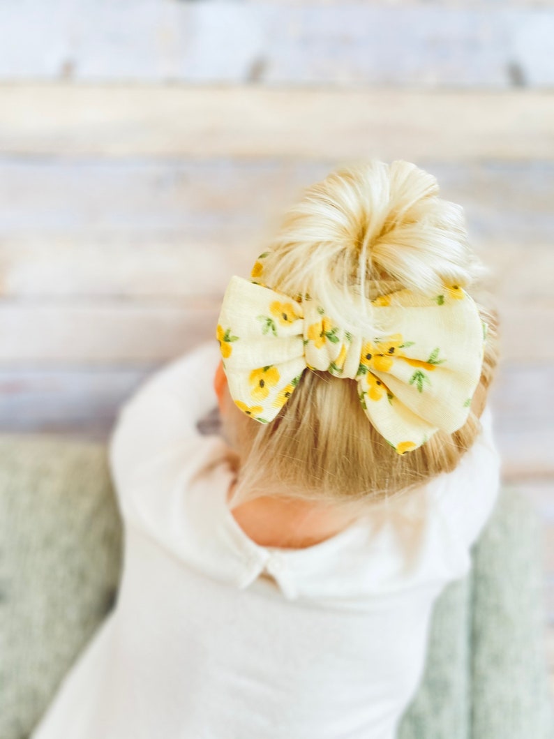 Yellow flower Pinwheel Bow