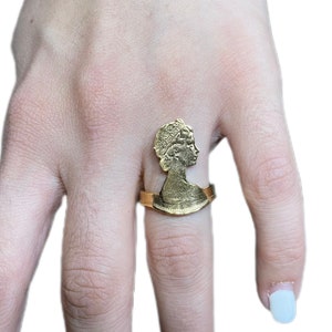 Queen’s Ring, 18K Gold Plated, Queen Elizabeth