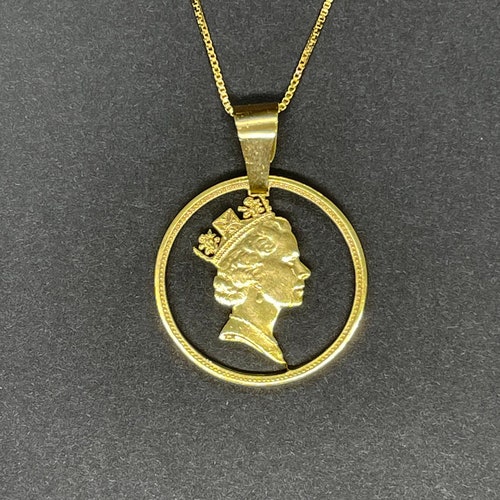 14K Solid Gold Queen Elizabeth Necklace / Embossed Replica Etsy