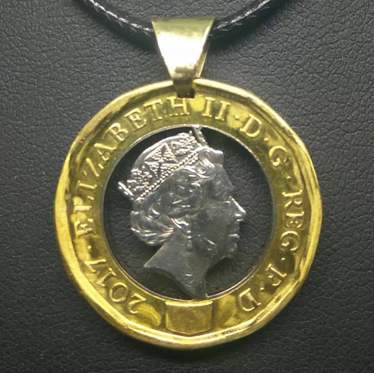 QUEEN ELIZABETH PENDANT Etsy