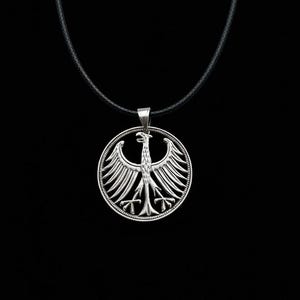 Ciondolo con moneta tagliata a mano, 5 marchi tedeschi, 1951, argento