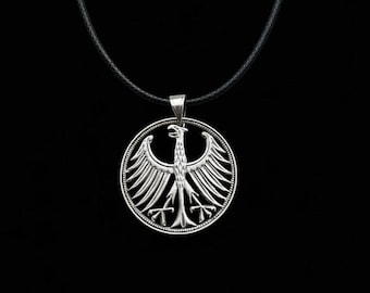 Colgante de moneda tallada a mano, 5 marcos alemanes, 1951, plata