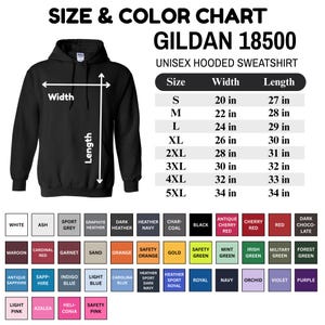 K&ouml;nnte beinhalten: Gr&ouml;&szlig;en- und Farbtabelle f&uuml;r Gildan 18500 Unisex-Kapuzenpullover. Die Tabelle zeigt die Gr&ouml;&szlig;en S bis 5XL mit Breiten- und L&auml;ngenma&szlig;en in Zoll. Farboptionen sind Wei&szlig;, Schwarz, Marineblau und mehr.