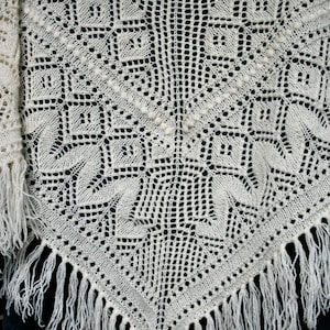 Scandinavian Vintage Woolen Hand Knit Cream White Lace Triangular Scarf