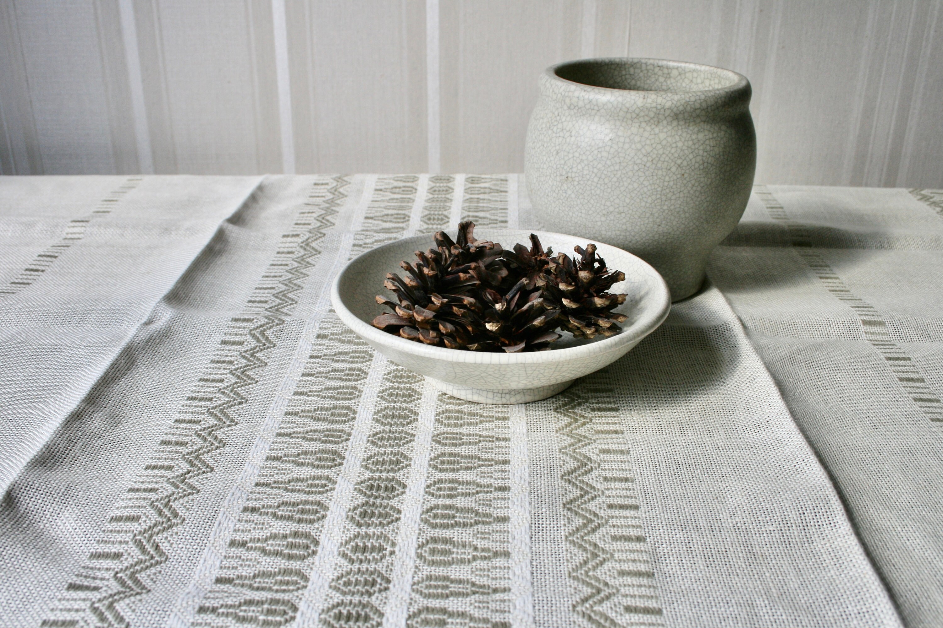From Sweden＊Vintage linen Cloth・* Vintage Sweden Linen Tablecloth With Geometric Decor - Etsy