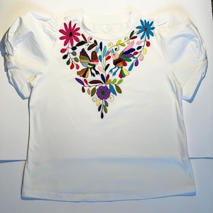 Women’s white blouse with Otomi embroidery