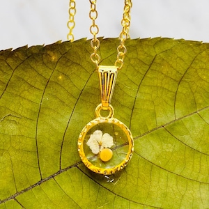 Small Gold Flower Mustard Seed Round Necklace, Mustard seed Faith Jewelry, Gifts for sister in Christ