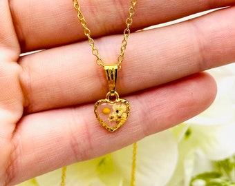Tiny Gold Heart White Flower Mustard Seed Necklace, Mustard seed Faith Jewelry, Valentine’s Gifts for sister in Christ