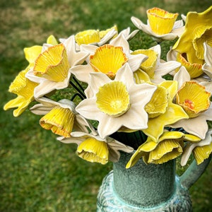 Ceramic Daffodil Bouquet - Spring & Easter floral arrangement, handmade beige and yellow premium ornament, perfect pottery anniversary gift