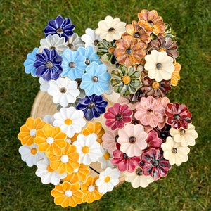 Bouquet Quatre saisons - Interprétation en céramique du printemps, de l'été, de l'automne et de l'hiver, décoration florale saisonnière colorée faite main, art populaire polonais