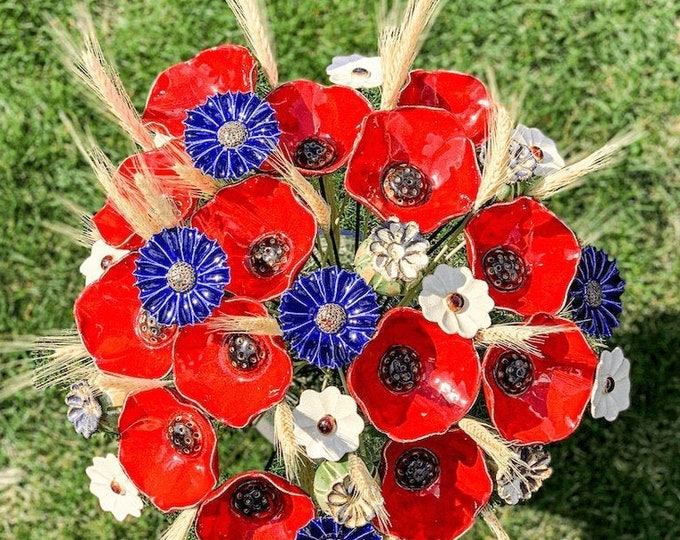 Großer Mohn-Kornblumen-Blumenstrauß (28 Blumen) - Florales Mittelstück aus handgefertigten Keramikblumen, Mohnblumengeschenken und echten Touch-Sträußen