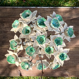 Ceramic Daffodil Bouquet (Beige-Green)