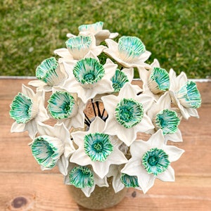 Ceramic Daffodil Bouquet (Beige-Green)