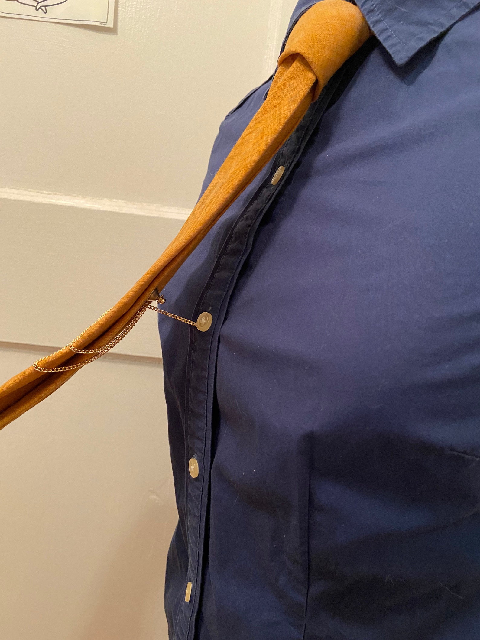 how to wear a tie tack with chain