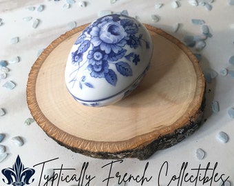 MMA Apple Trinket Box with blue Bug Metropolitan Museum Limoge Copy Box