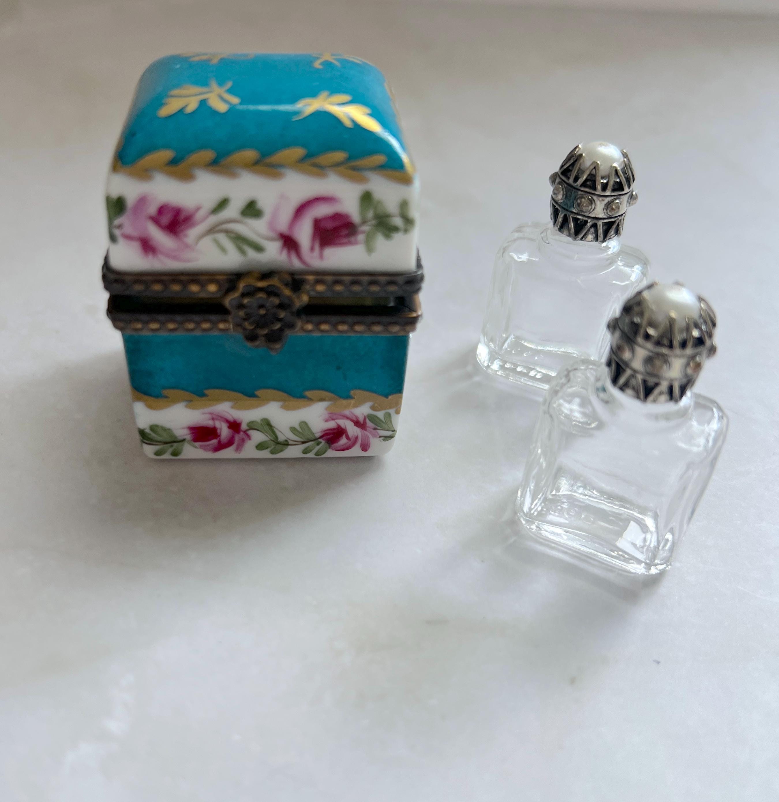 Vintage pill case turquoise - Etsy 日本