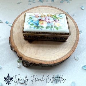 Floral trinket Box. Vintage Floral USSR box. Porcelain and Metal Keepsake Box Limoges hand painted box. Flower Box. USSR Russia. Unique Gift