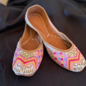 Punjabi jutti/ Mojari/ Khussa/ Flat shoes