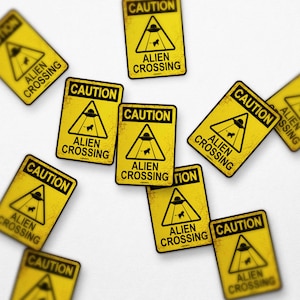Caution Alien Crossing UFO Abduction Vinyl Sticker – extraterrestrial alien gifts – funny alien decals – caution sign stickers – UFO gifts