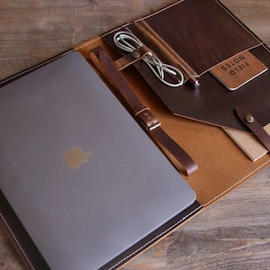 Leder MacBook Pro 13 Hülle Portfolio, Personalisierte MacBook Pro Hülle, Laptophülle in Benutzerdefinierter Größe 14 Zoll, Frauen Laptoptasche 15 16 Zoll