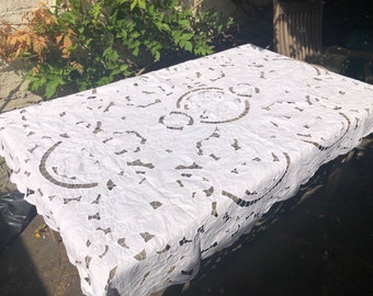 Vintage Embroidered Cut Work Tea Party Tablecloth Floral Pattern Wedding Tablecloth