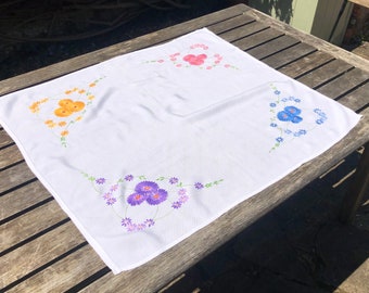 Beautiful Vintage Embroidered Tablecloth Hand-Made Floral Pattern Tea Party Polycotton